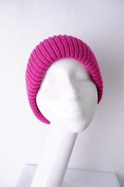 Шапка Knitman яркого цвета