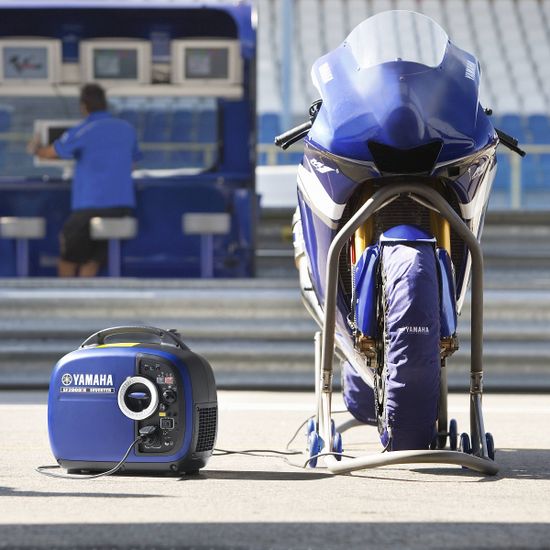 Инверторный генератор "YAMAHA" EF 2000 iS