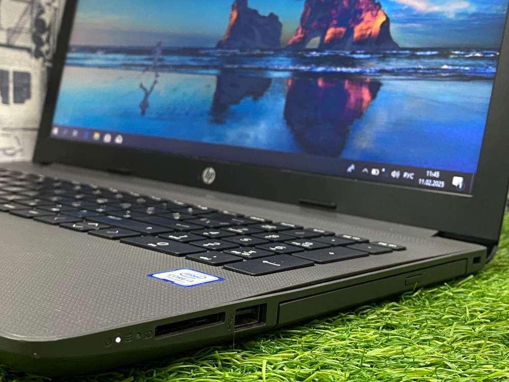 Ноутбук HP 15.6' i3-7020U/8GB/500GB/ 250 G7 [6BP31EA]/Windows 10