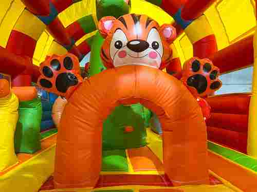 Коммерческий надувной батут «Страна Сафария 3» с крышей, 10x5x5 м