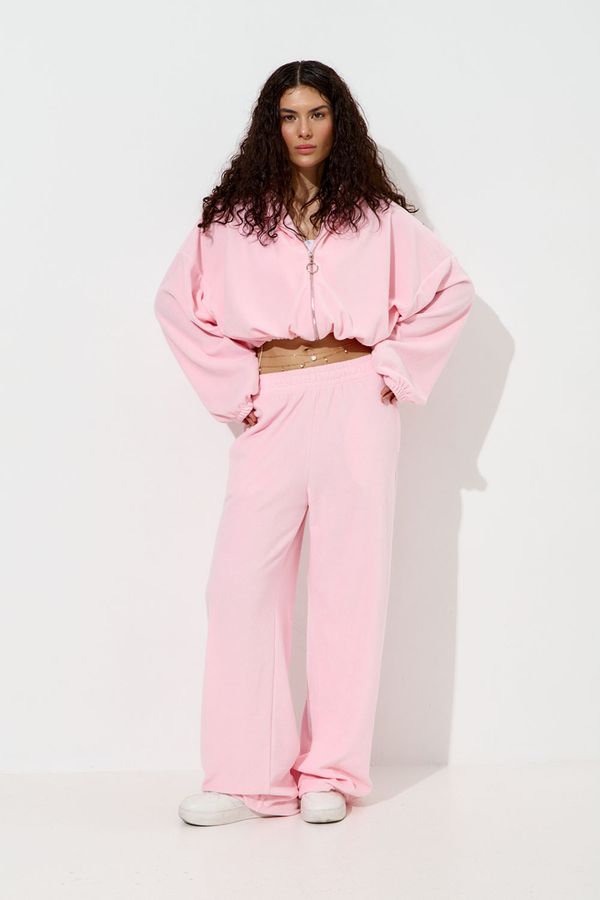 Худи на молнии из велюровой ткани розового цвета