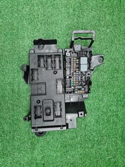 Блок предохранителей LR Discovery Sport (19-нв)