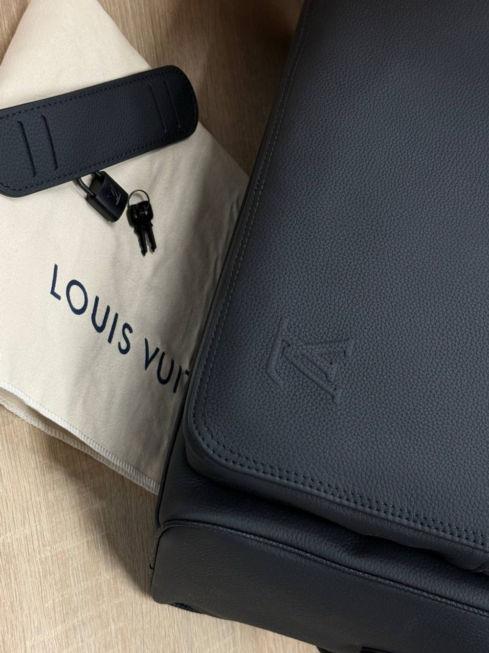 Портфель Louis Vuitton
