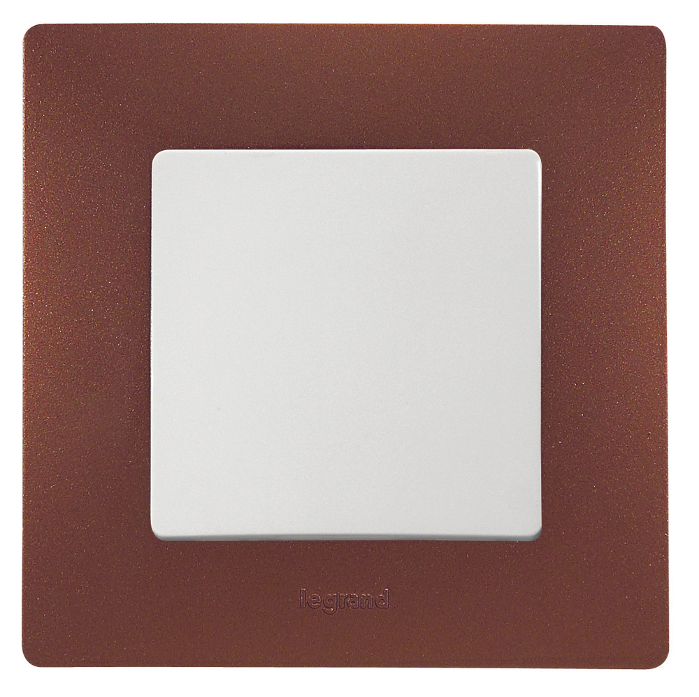 Выключатель 1-клавишный 10А 250В белый ETIKA Legrand