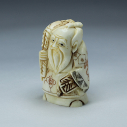 Нэцкэ Дзюродзин с рыбой на плече старый