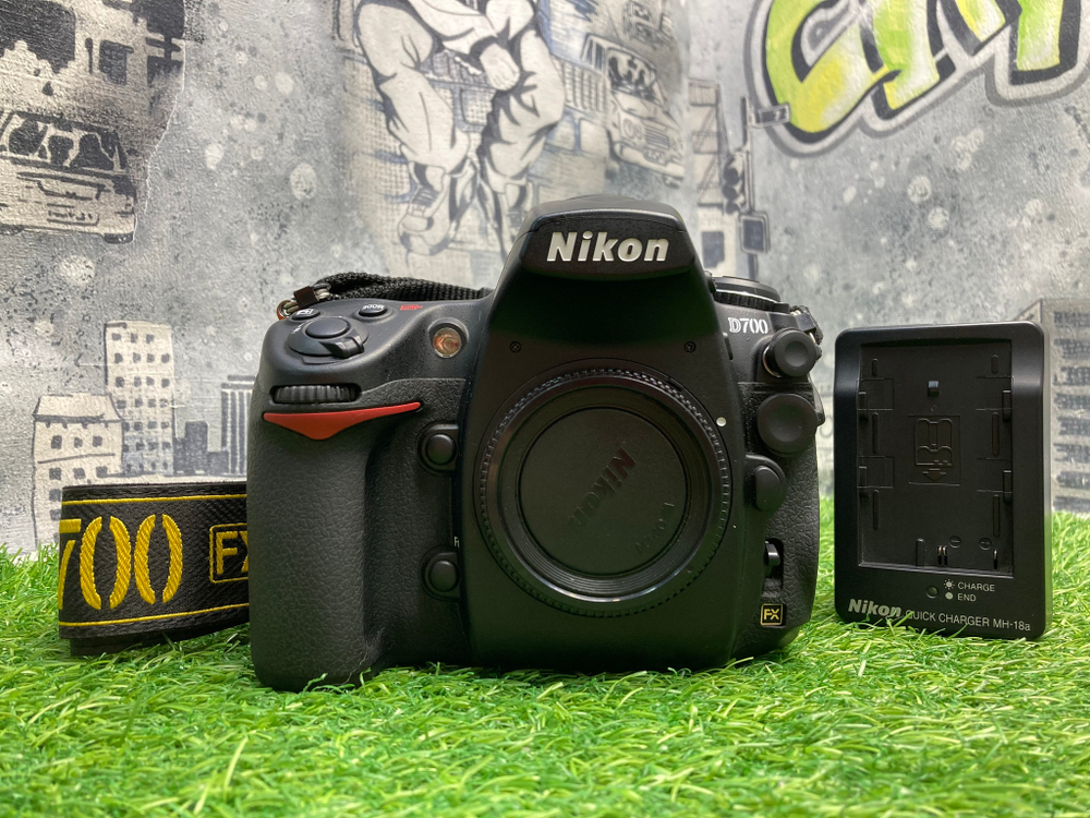 Nikon D700 10.500 кадров