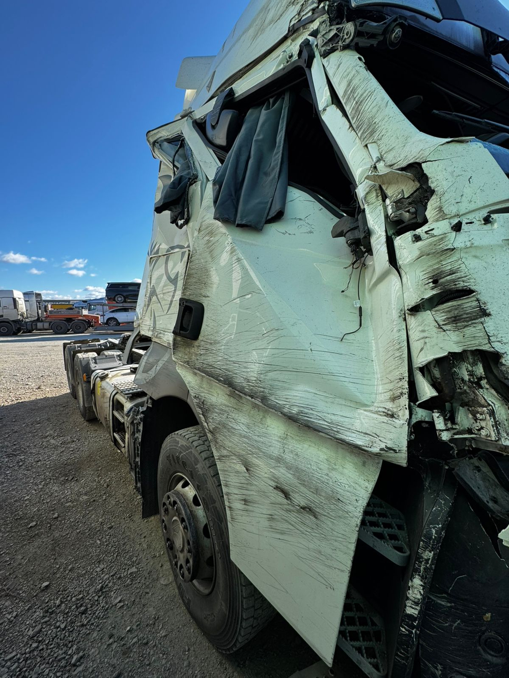 SITRAK C7H 6x4 Седельный тягач ZZ4256V364HE (Дизельный, 12,4 л, 540 л.с., МТ)