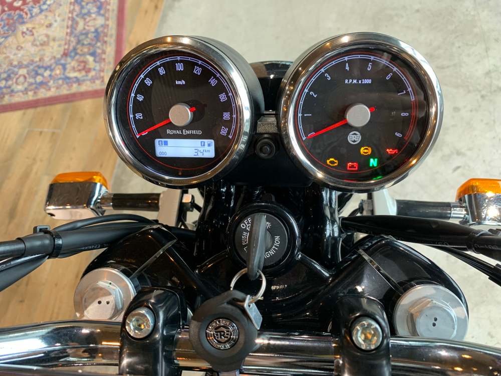 Royal Enfield Interceptor 650 Cali Green (Standard / Single tone)