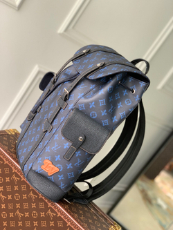 Louis Vuitton Christopher MM