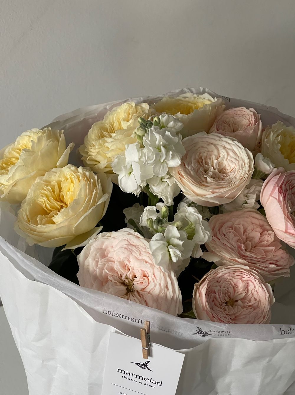 Букет сборный нежный с маттиолой