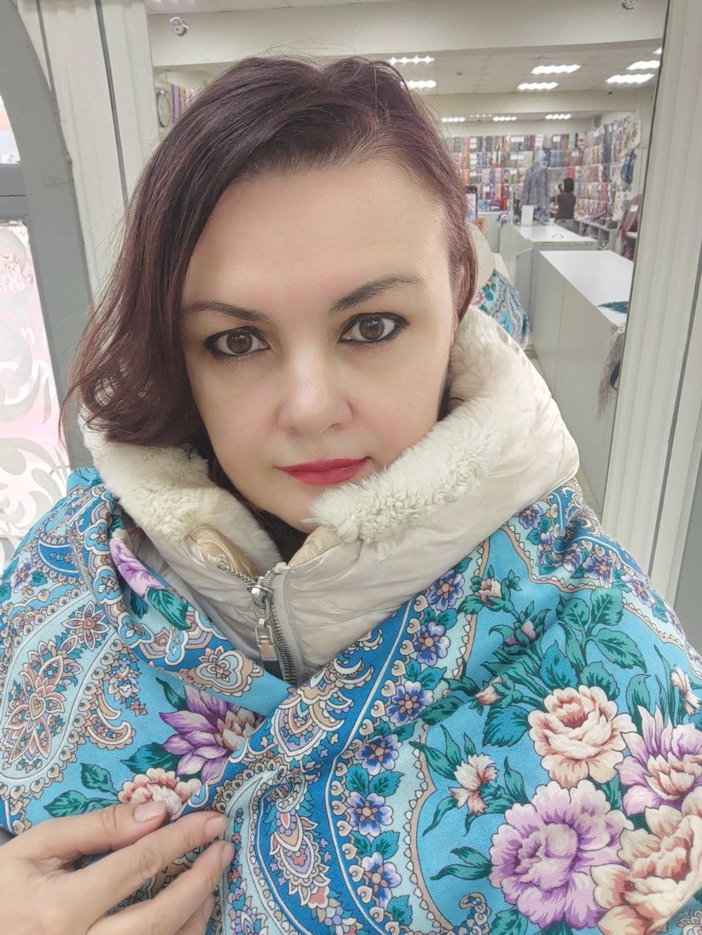 Платок шерстяной с шелковой бахромой