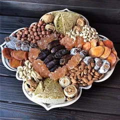 Подарочная корзина сухофрукты с халвой № 15 / 3,7 кг