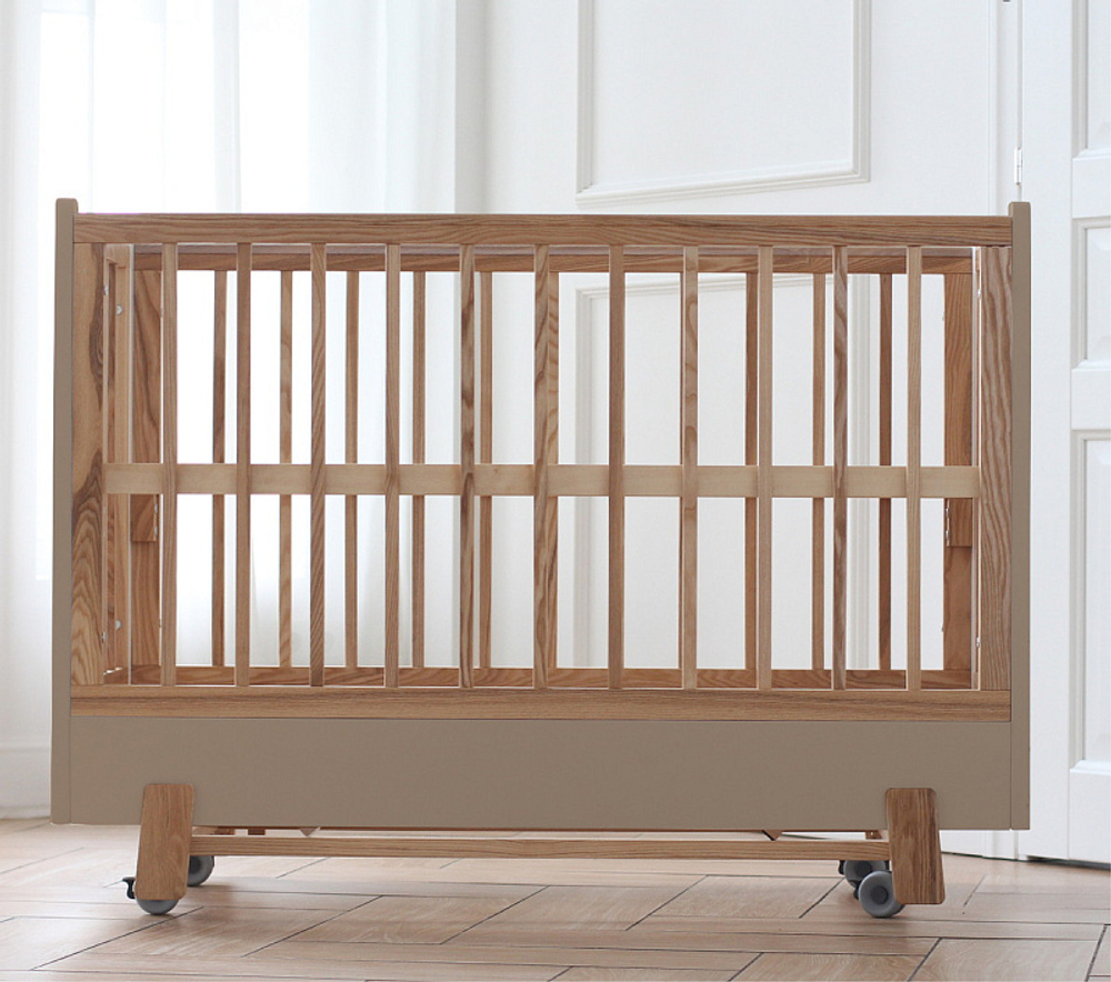 Детская кроватка Фабрика Облаков Onlybaby Scandi, без маятника latte