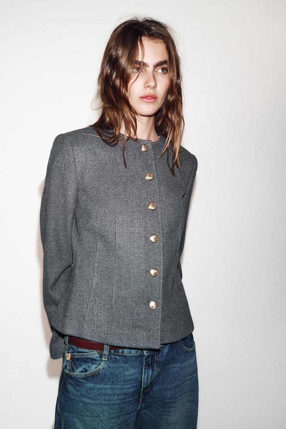 ZARA БЛЕЙЗЕР ОБЛЕГАЮЩЕГО КРОЯ С КРУГЛЫМ ВЫРЕЗОМ, СЕРЫЙ