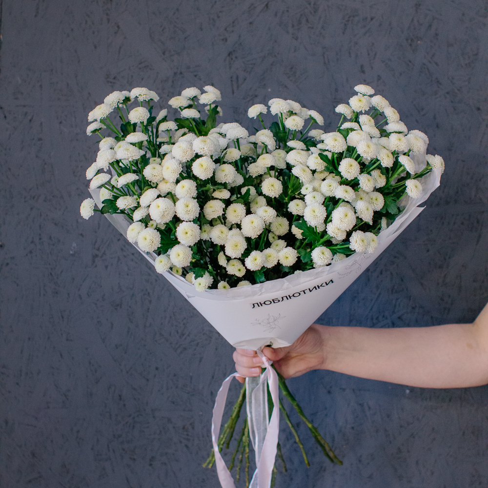 159. Воздушный стойкий моно-букет с хризантемой сантини