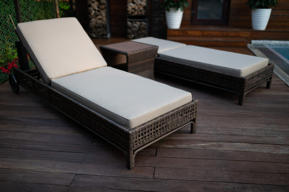 Шезлонг-лежак Besta Fiesta КОРСИКА из искусственного ротанга, коричневый