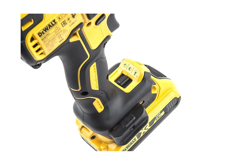 Бесщеточный шуруповерт DeWALT DCD791D2