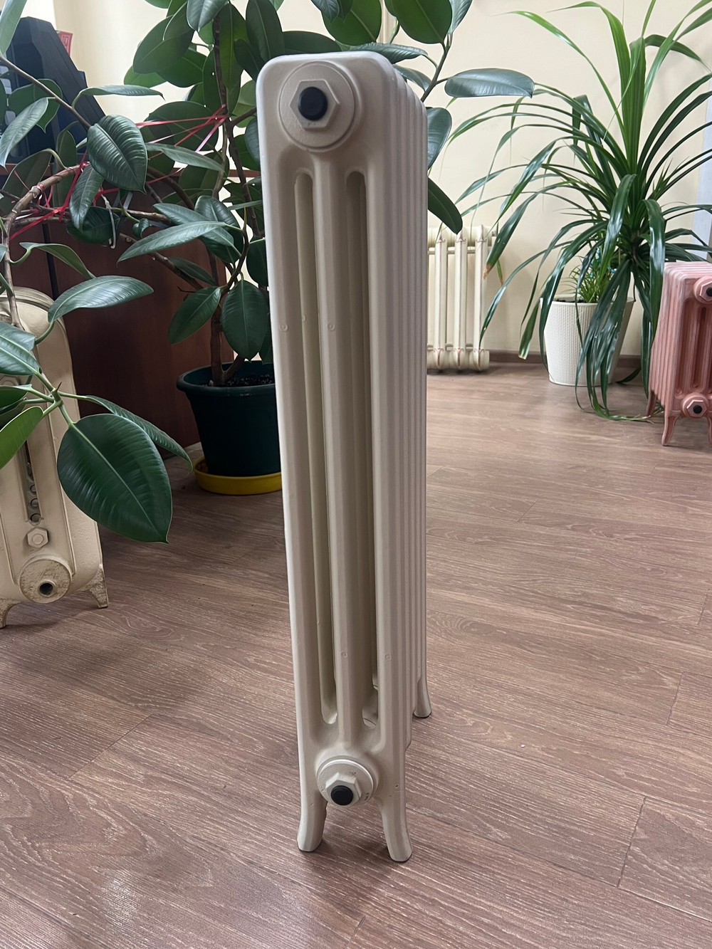 Радиатор чугунный РАДИМАКС Loft 600, 5 секций, белый, напольное исполнение, LF 600-5s  ЛИКВИДАЦИЯ