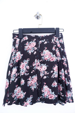 Юбка Bershka визуально из вискозы в романтичном дизайне 46 размер