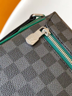 Сумка через плечо Louis Vuitton District