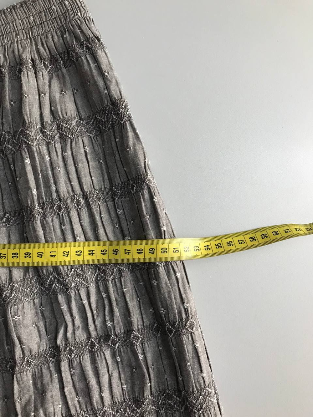 Юбка длинная, визуально на 48 размер