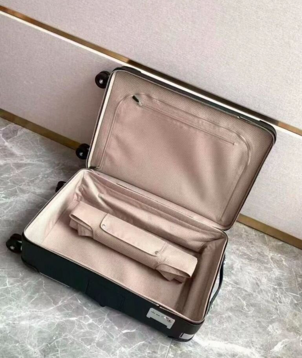 Чемодан Hermes The Rolling Mobility Suitcase Cargo 55