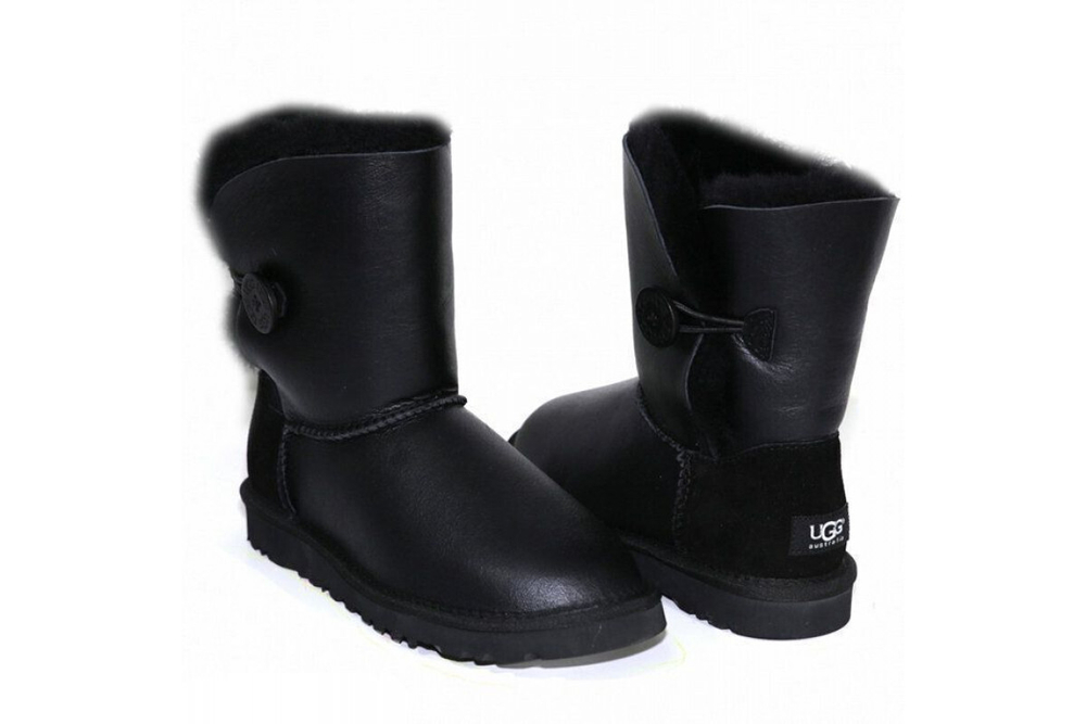 UGG Bailey Button Metallic Black