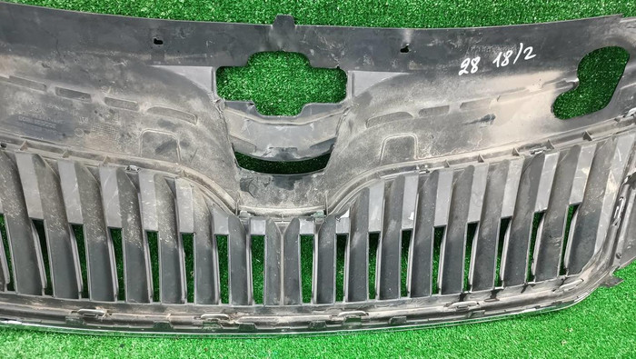 Решетка радиатора Skoda Rapid 1 (2012-2020)