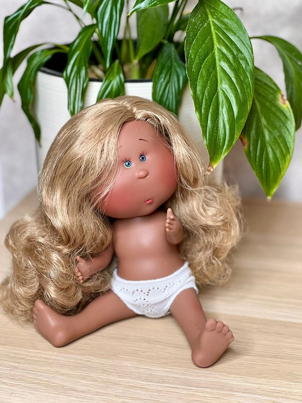 Кукла Nines виниловая 30см MIA без одежды (3000W17A1)