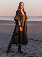 Накидка с капюшоном и орнаментом Аяуаска