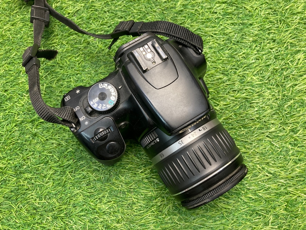 Canon EOS 400D + kit EF-S 18-55mm 3.5-5.6 ll