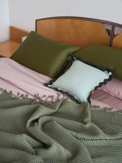 Чехол на подушку с контрастным кантом зеленого цвета из коллекции trendy ruffles, 40х40 см