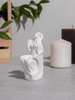 Селена и подсвечник