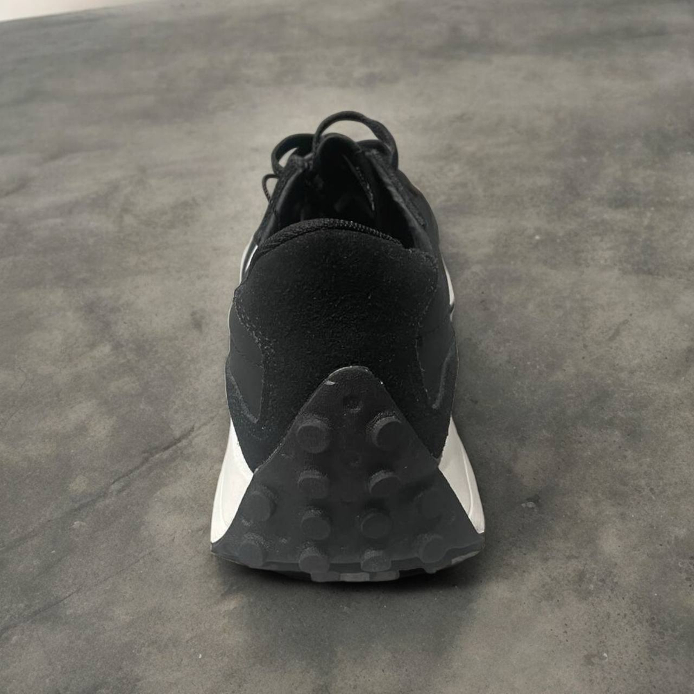 New Balance 327 • Black