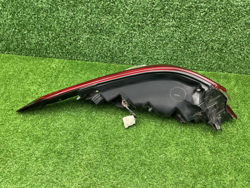 Фонарь правый внешний Toyota Camry XV70 17-нв LED