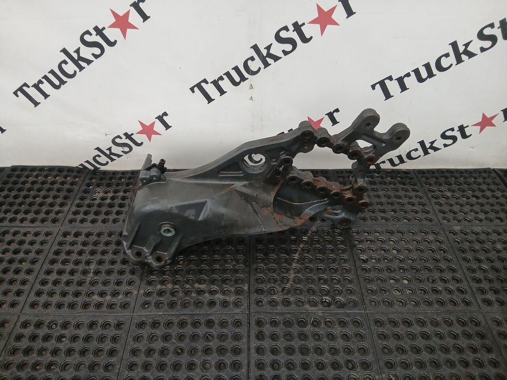 Кронштейн рессоры передний правый