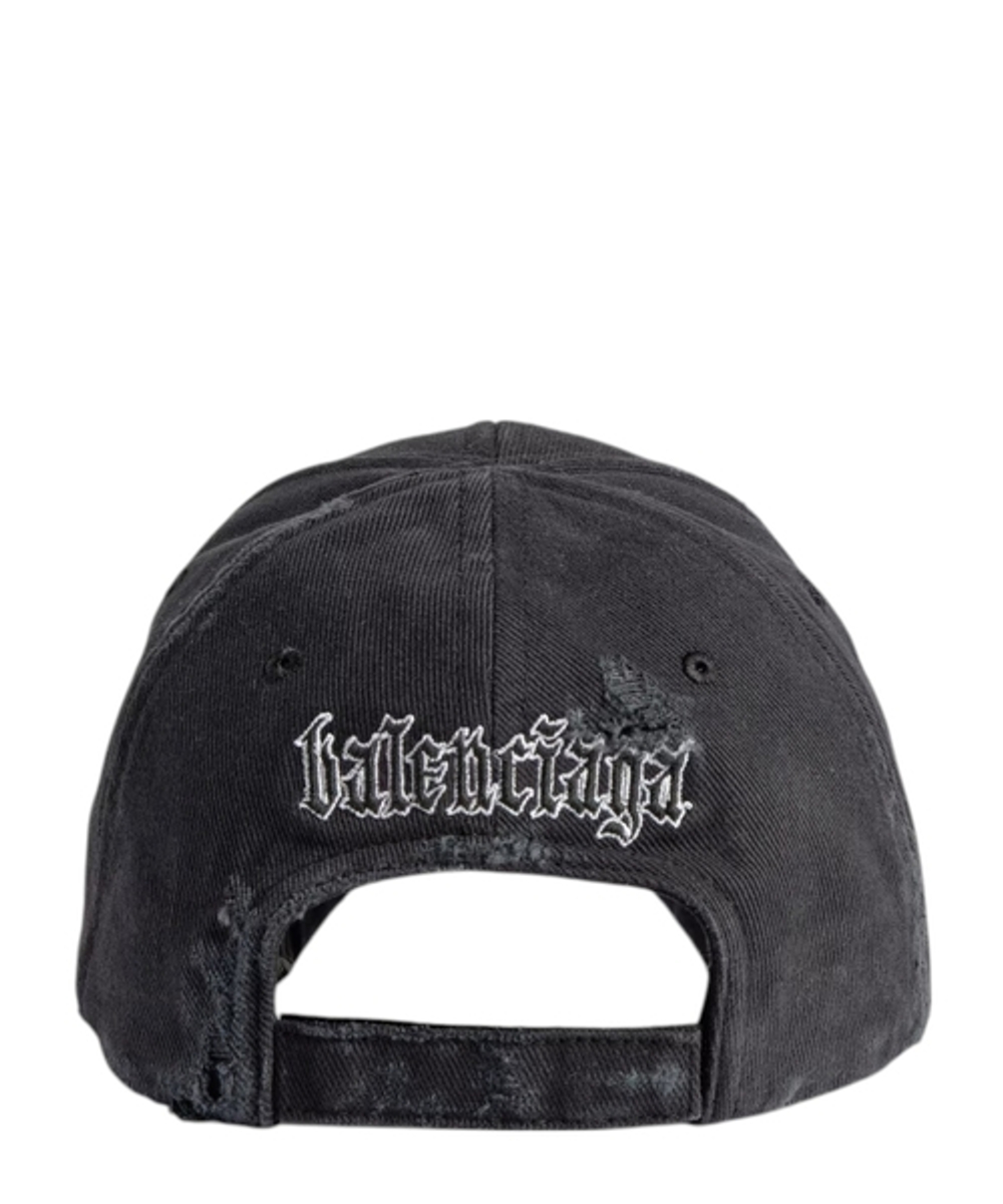 Кепка с логотипом