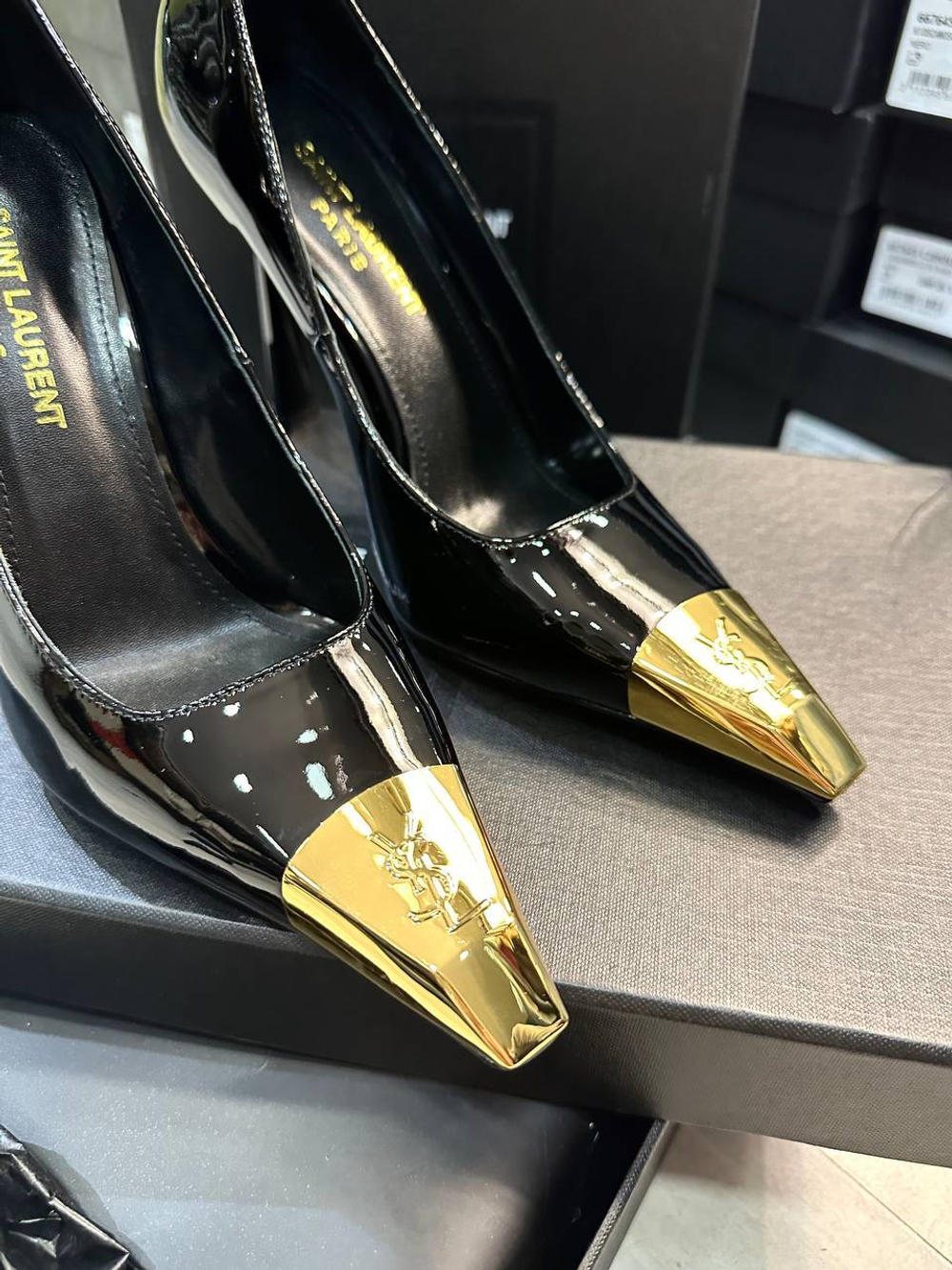 Туфли Yves Saint Laurent
