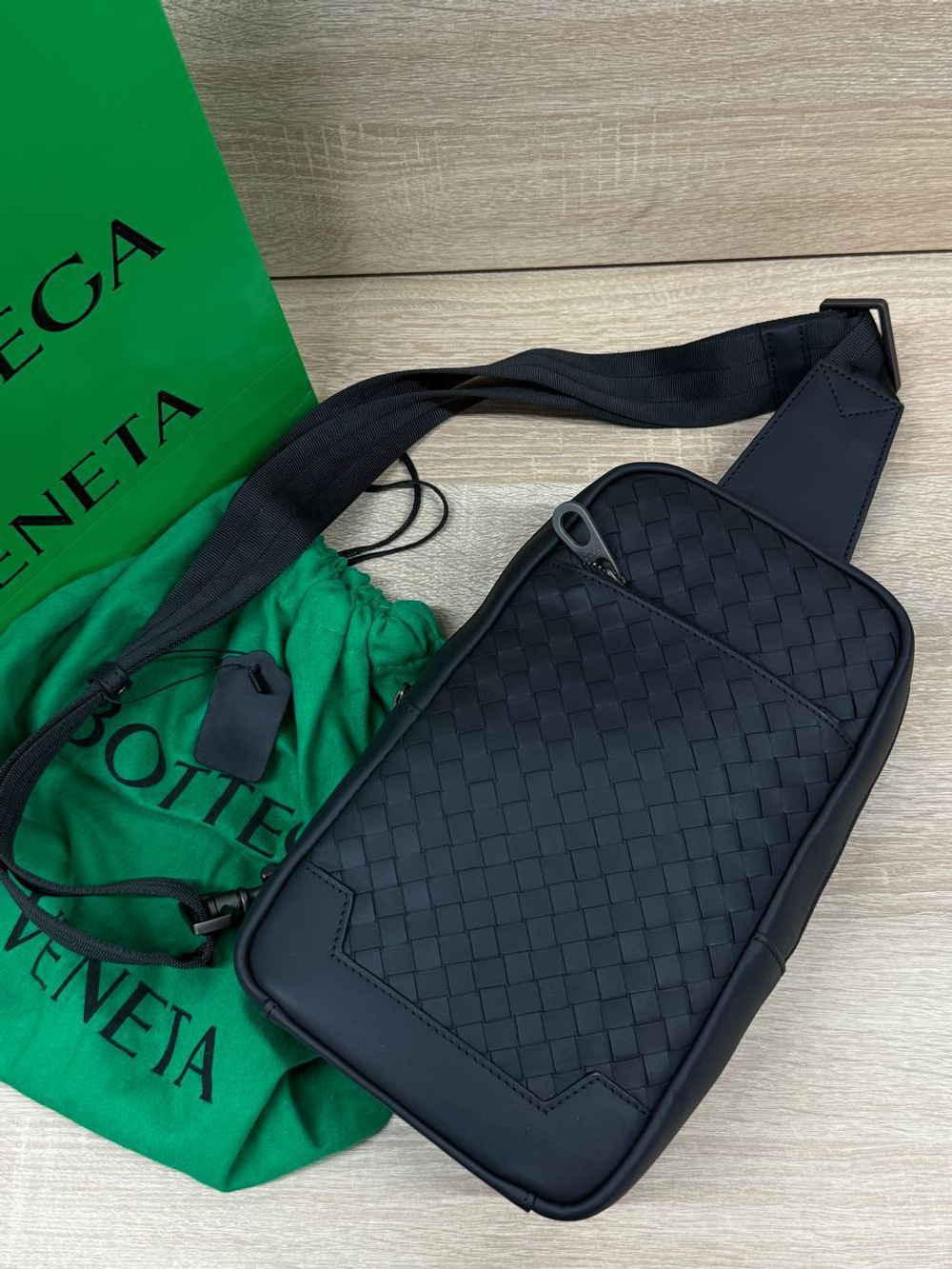 Сумка-мессенджер Bottega Veneta