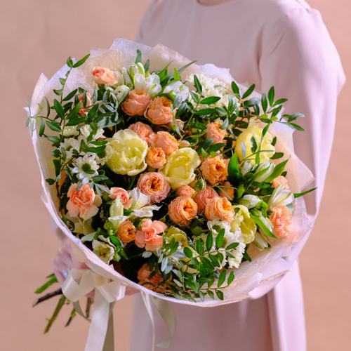 Купить Нежный весенний букет с пионовидными розами и тюльпанами #140