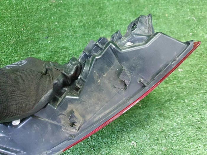 Фонарь правый внеш Toyota Camry xv70 17-нв галоген