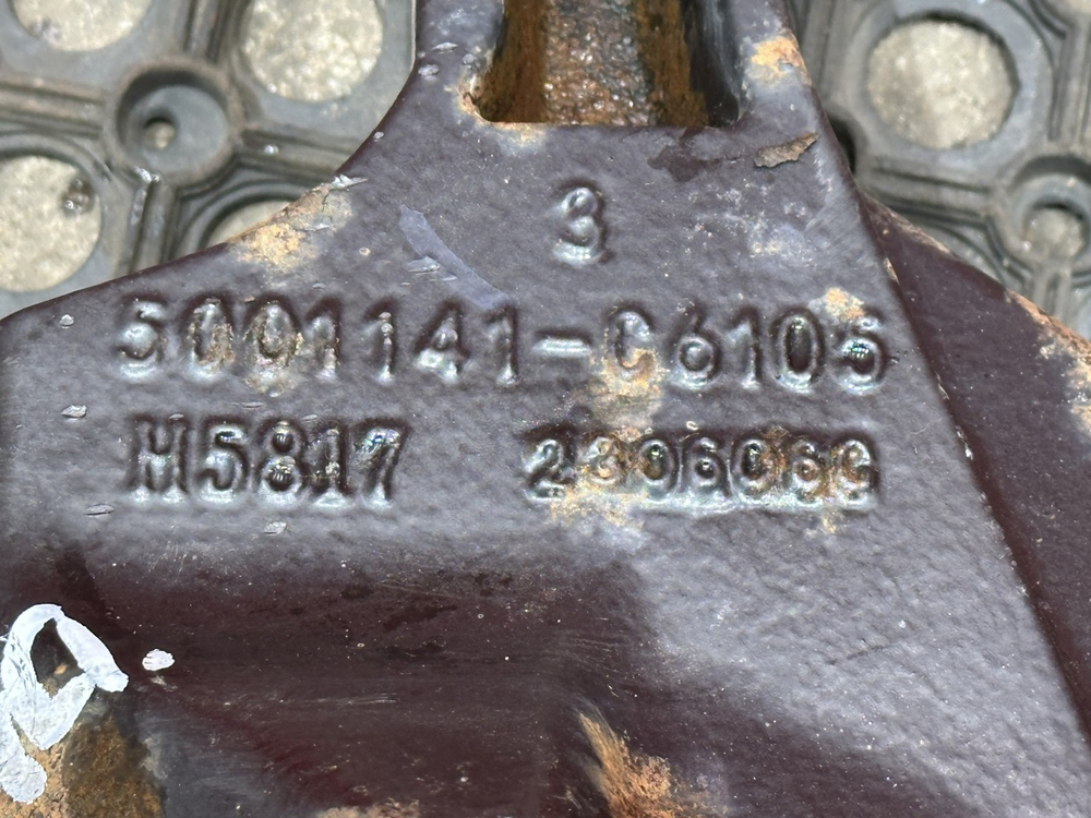 Кронштейн задней подвески кабины левый 2022г.