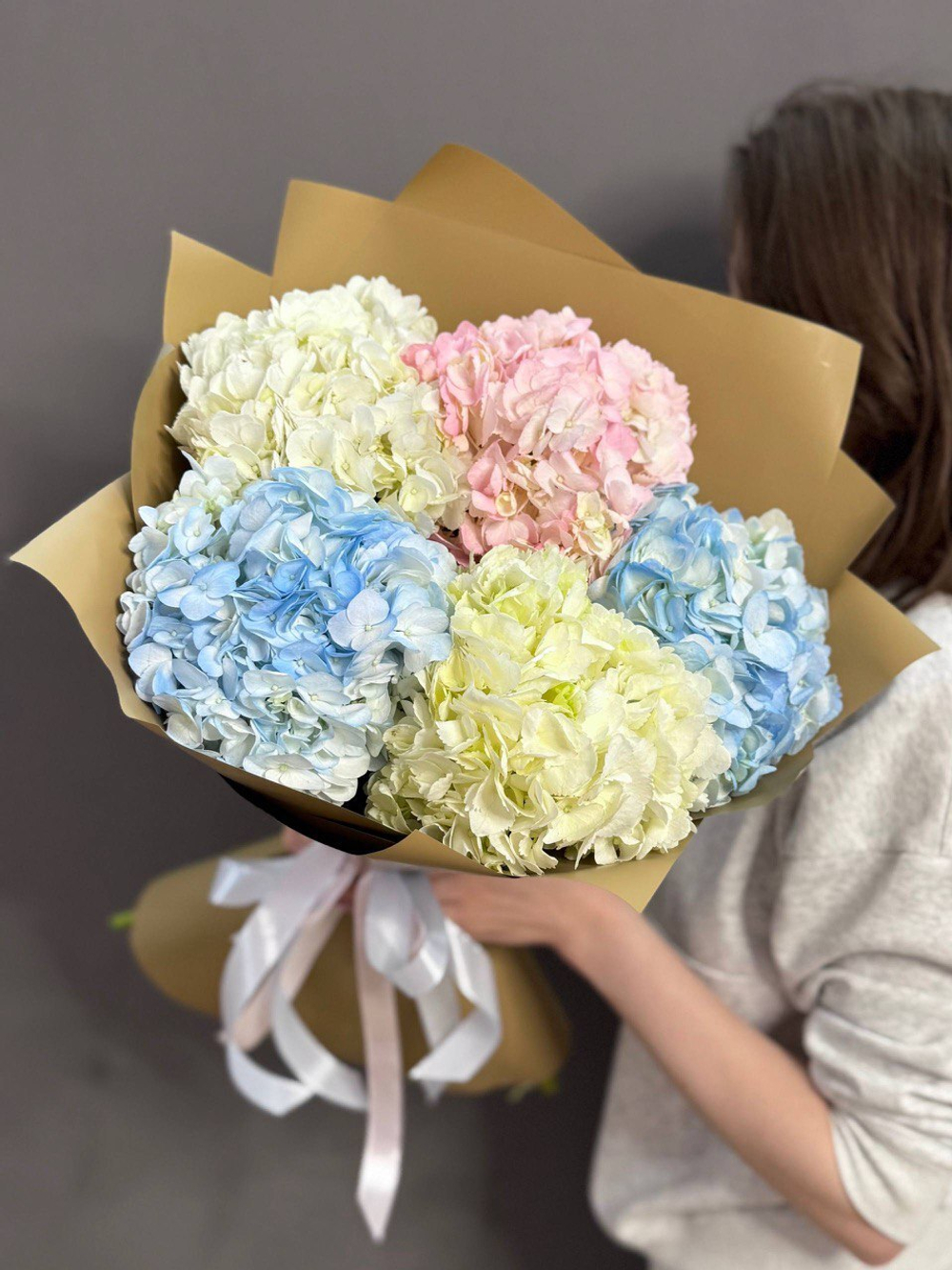 Букет из 5 гортензий