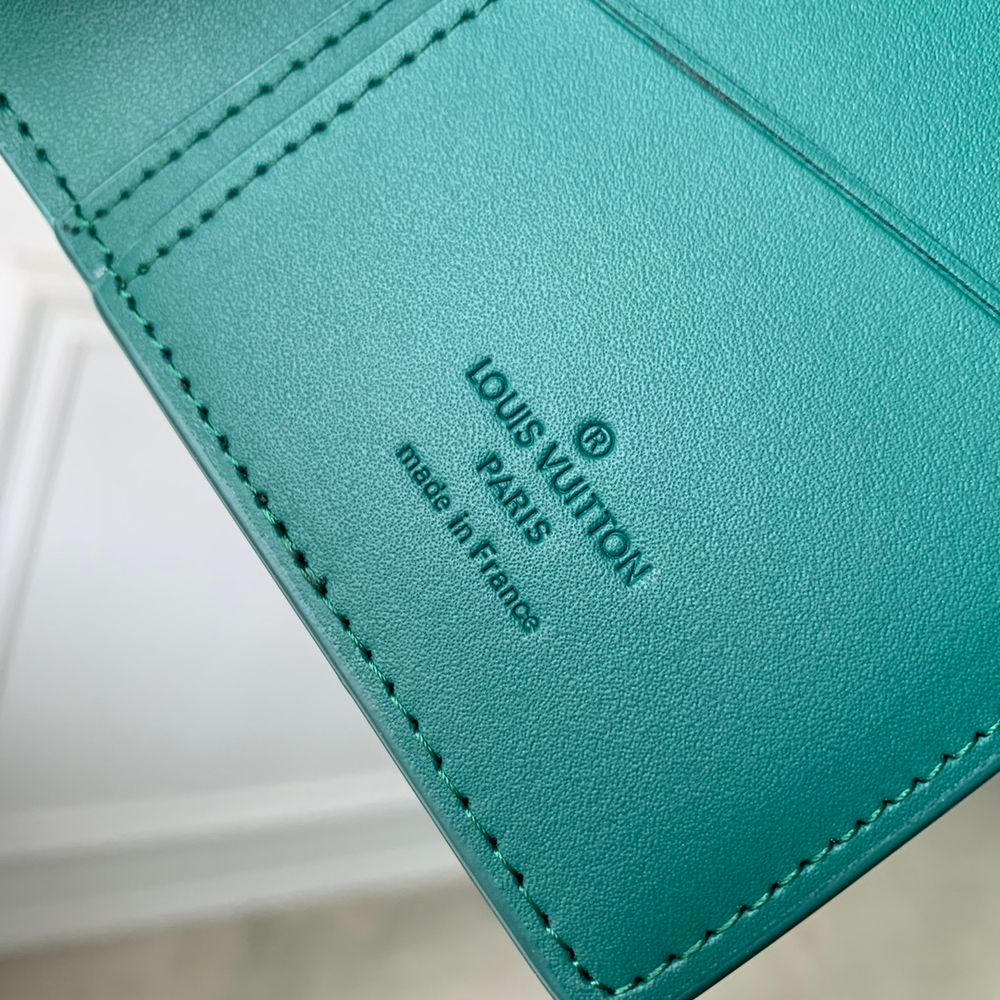 Louis Vuitton Brazza Wallet