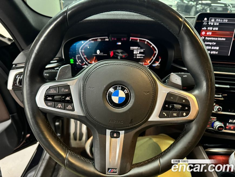 BMW 5 Series (G30) 530i xDrive M Sports (08.2021)
