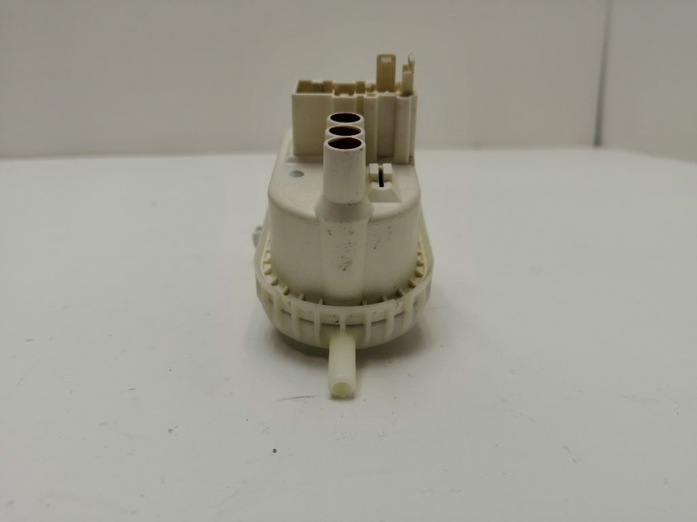WLX20362OE/19 кт116 Датчик уровня воды для стиральной машины Bosch 9000188245 б/у
