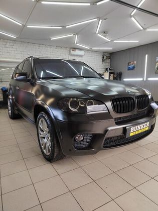 BMW в виниловую графит пленку Carbins PET G61-01M