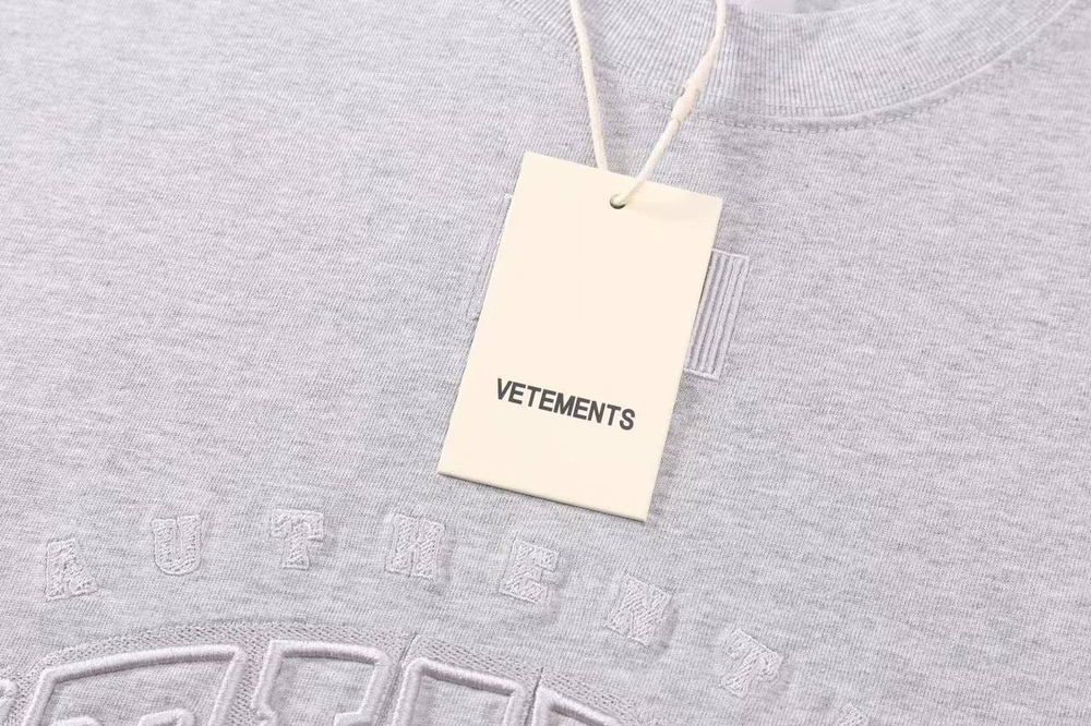 Футболка Vetements