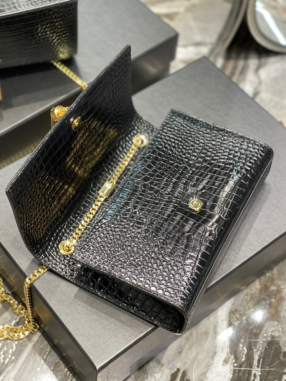 Saint Laurent Kate Medium Bag 24 cm