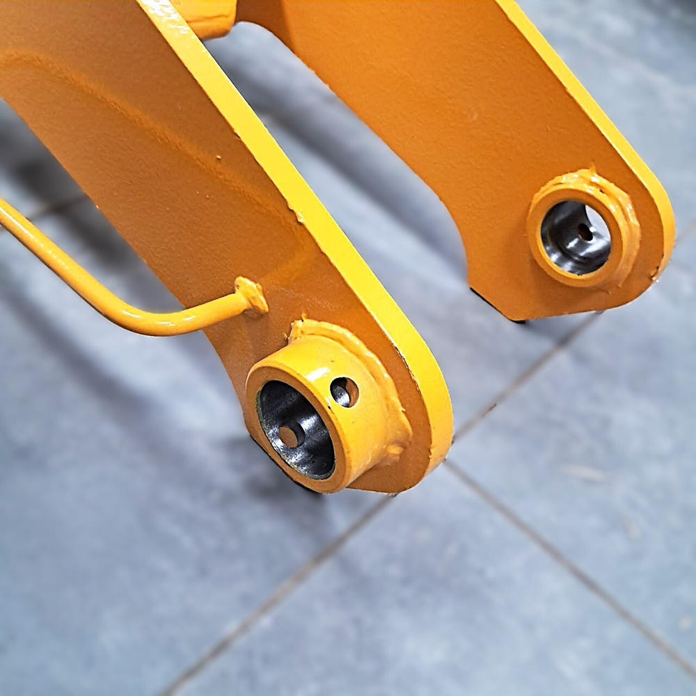 Трапеция задней стрелы ковша (бумеранг) | 335/05602, 125/79900 | Spare Parts